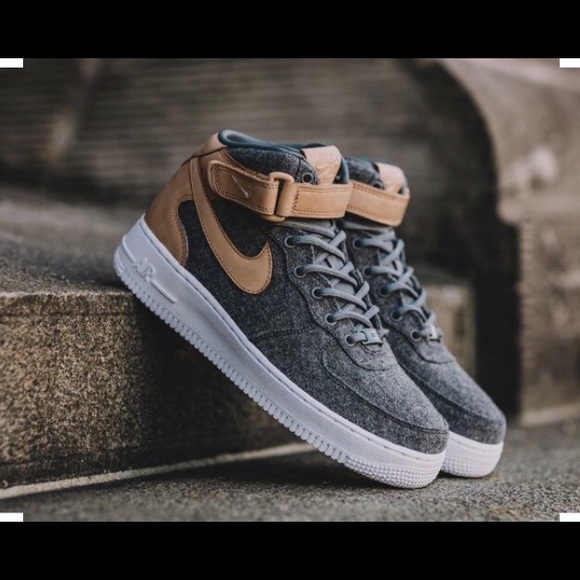 Nike Shoes - NIKE Air Force 1 07 Mid Leather  6.5 Oatmeal Gray